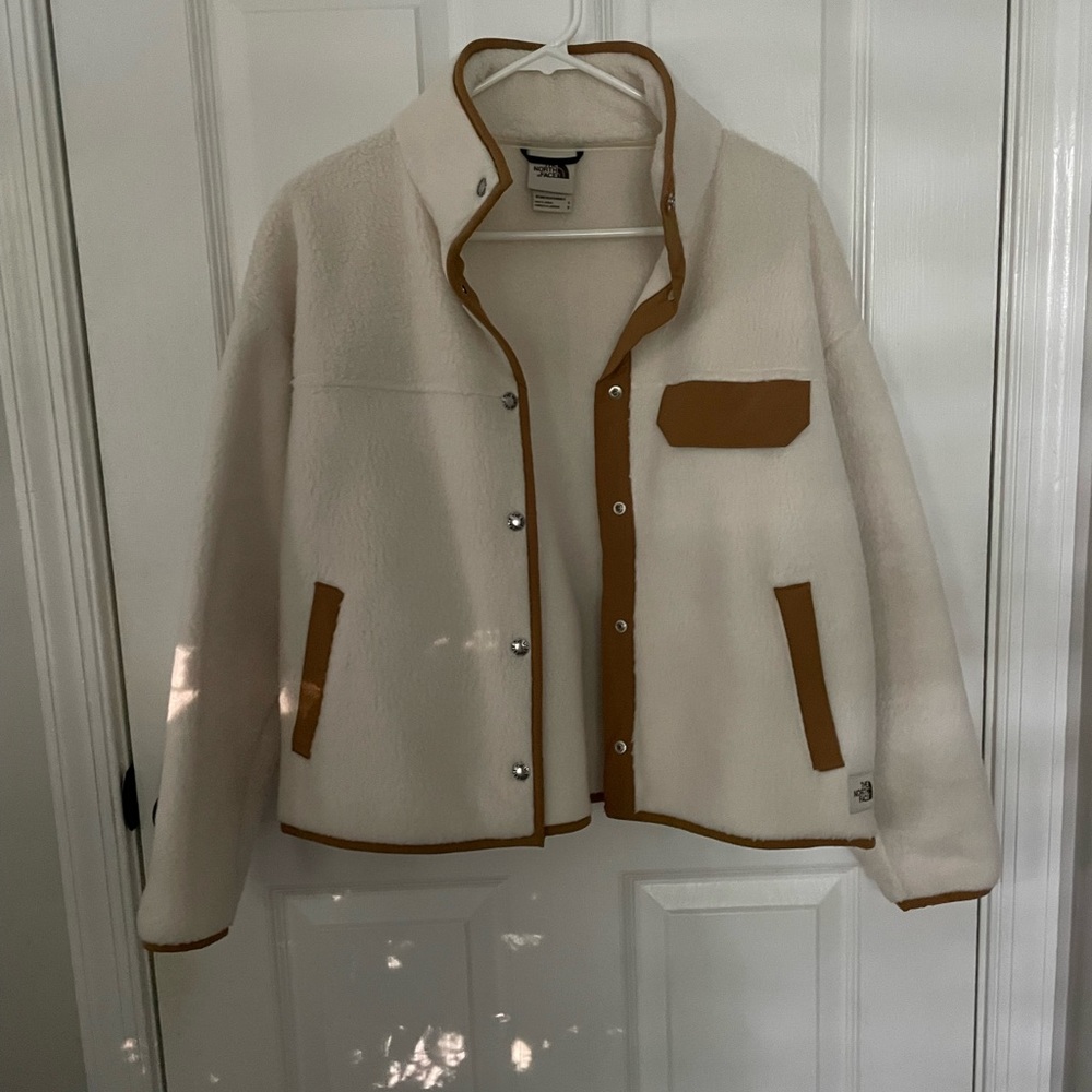 EUC The North Face Cream/Tan Button Up Jacket Small